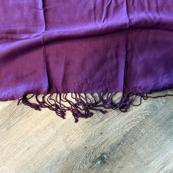 NWT Chaudry purple Scarf pashmina style sz 74 x 28 - Picture 2 of 4